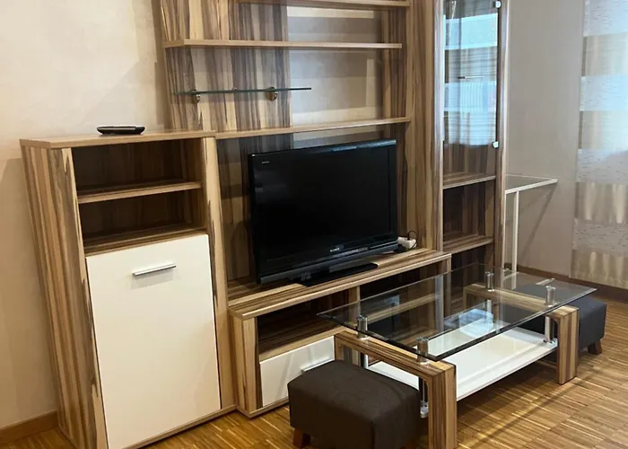City Home- Business Apartment, Private Parking Free